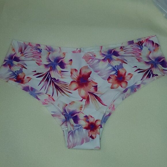 Victorias Secret Pink Hibiscus Floral Laser Cut Cheekster Panty Panties Undies M - Picture 1 of 5